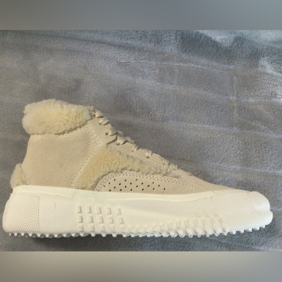 Brandblack Capo Faux Shearling Ankle Sneaker Size 6 - Picture 9 of 13